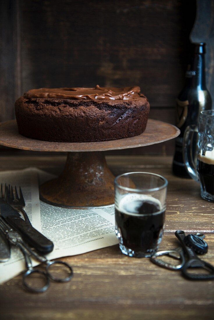 Stout cake with toffee sauce (chocolate cake, England)