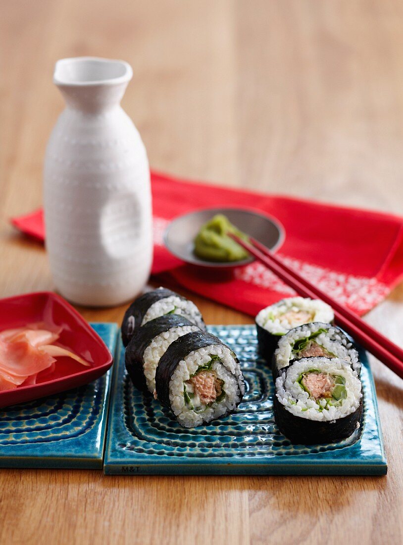 Salmon tempura sushi rolls