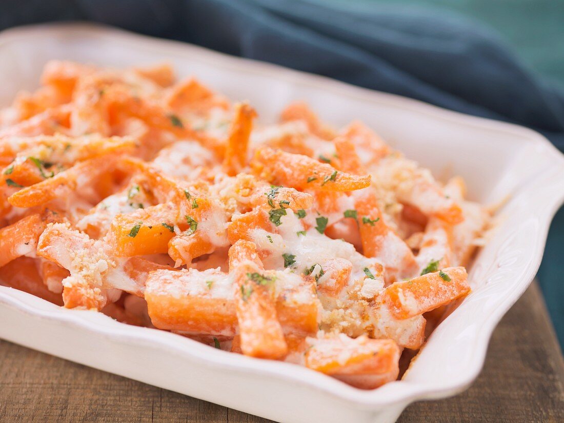 Carrot bake with béchamel sauce