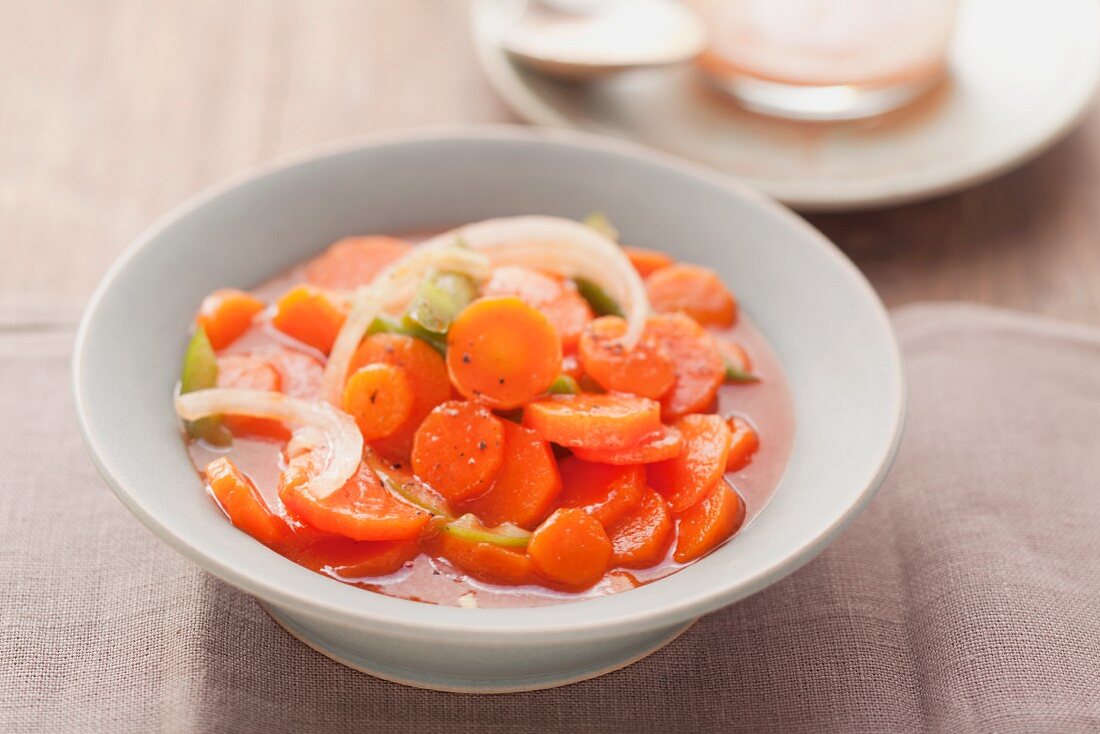 Copper Pennies (carrot salad with onions and peppers, USA)