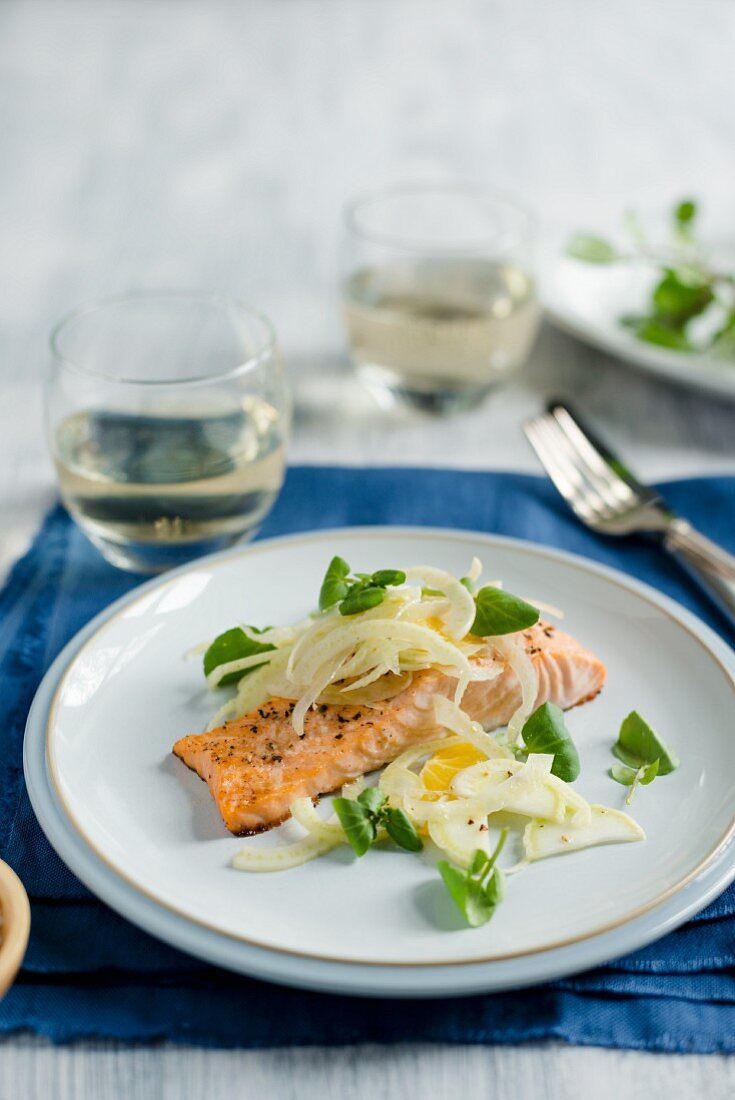 Salmon fillet with fennel, oranges and watercress