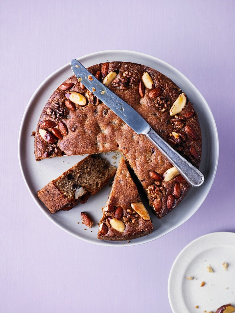 Toffee cake with nuts