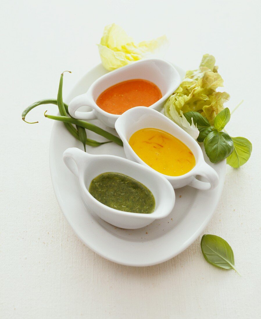 Verschiedene Salatdressings