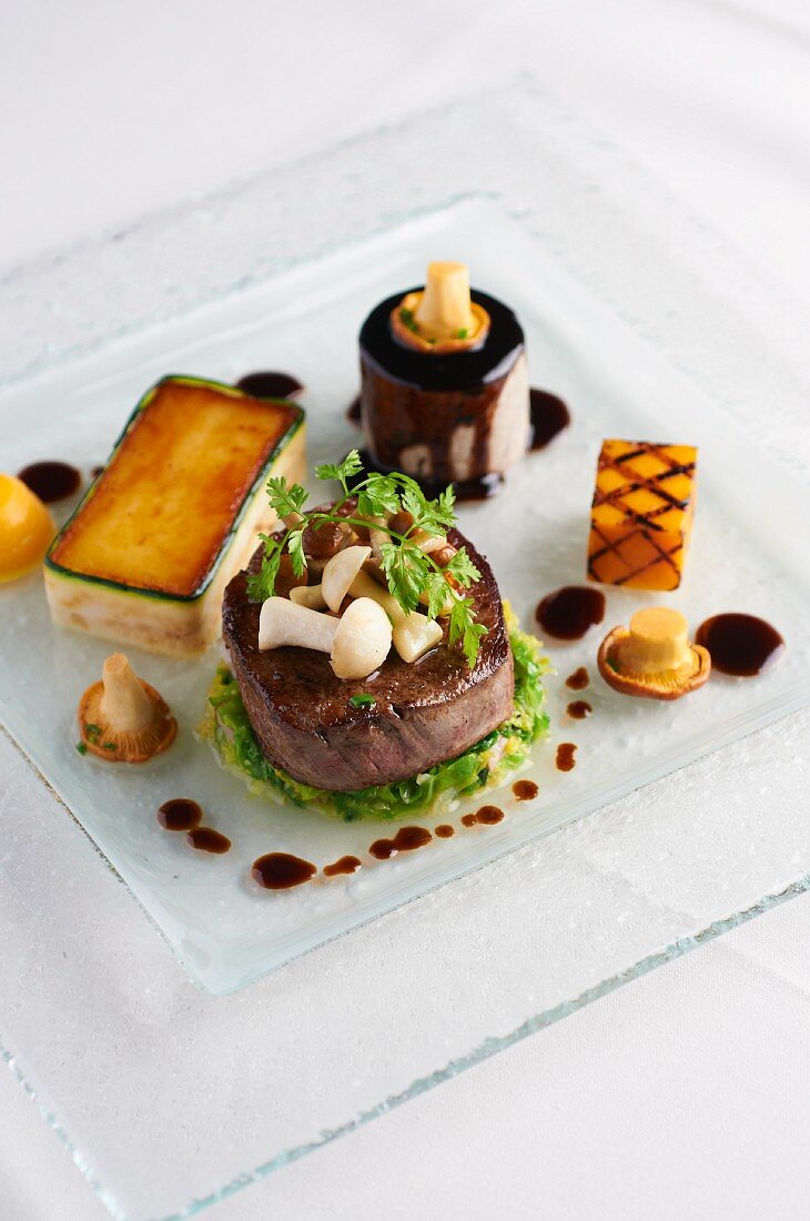 Beef medallion with mushrooms and chervil