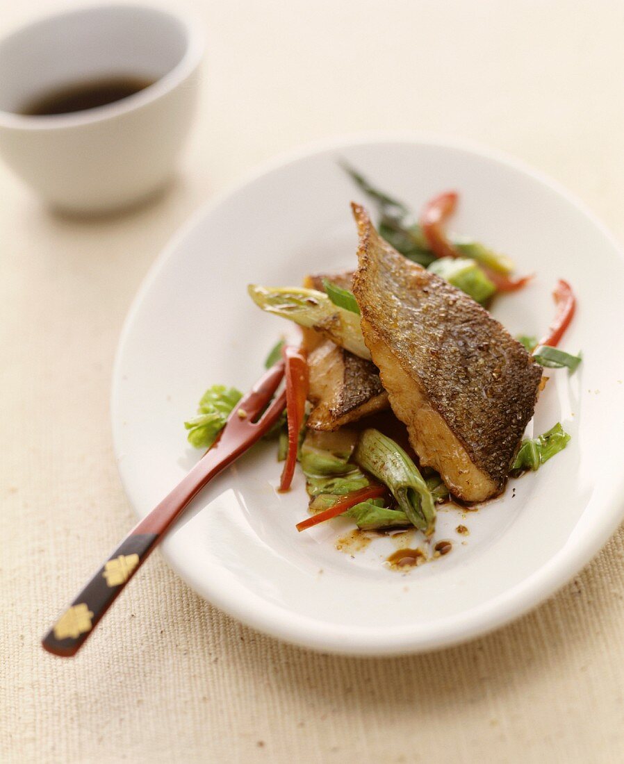 Bass with vegetables (Asia)