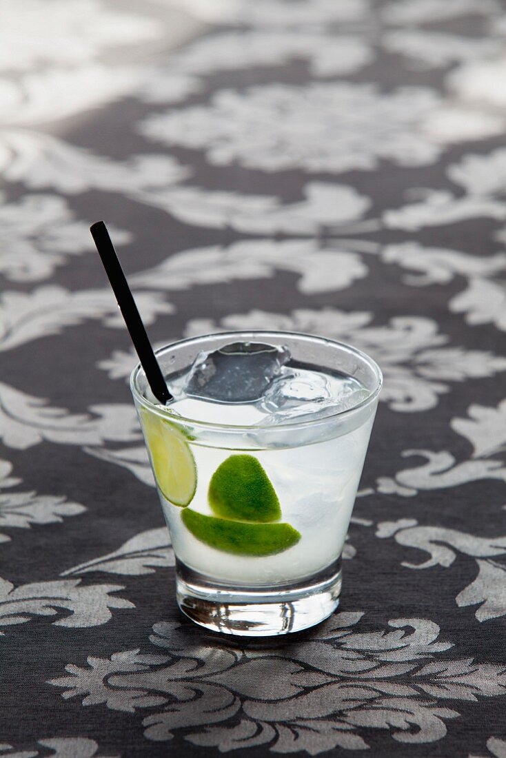 Caipiroska with vodka and limes