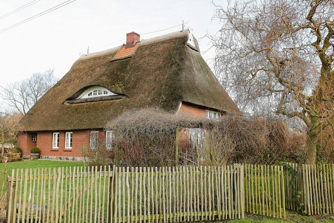 Thatched residential house (Mecklenburg-West Pomerania, Germany)