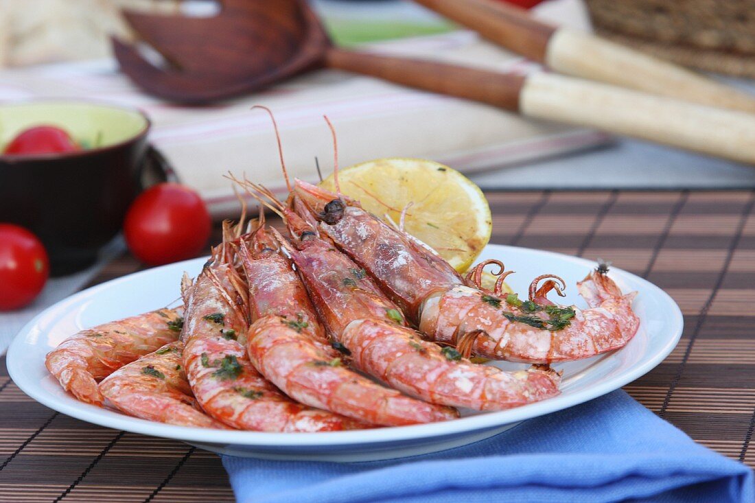 Grilled prawns with pesto