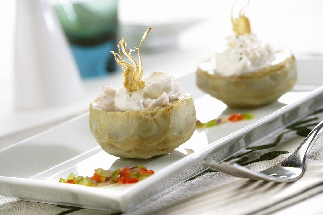 Artichokes filled with prawns and cream cheese