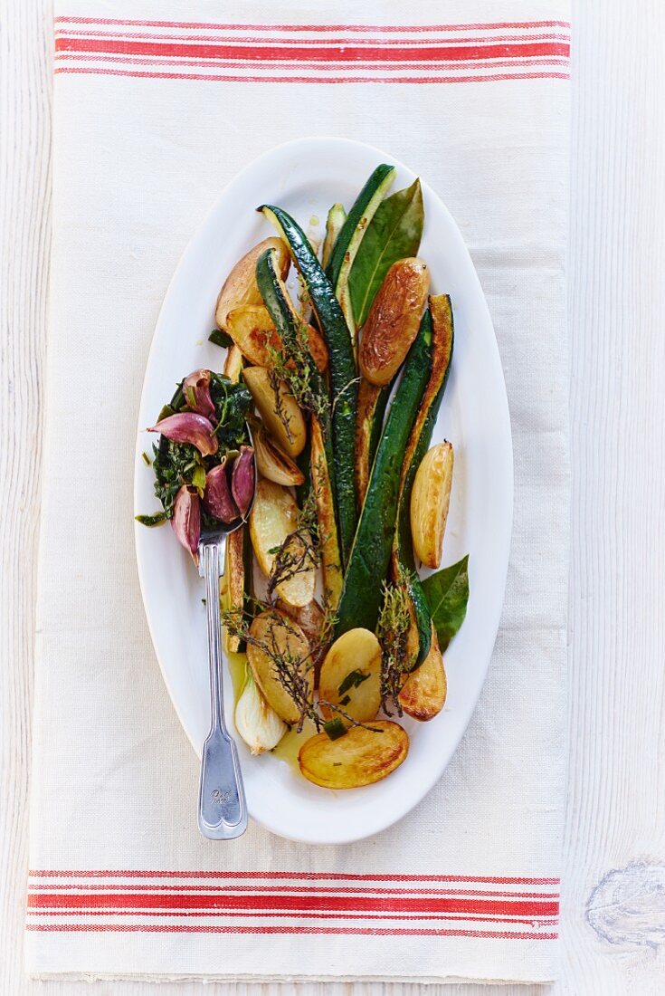 Courgette with potatoes and garlic