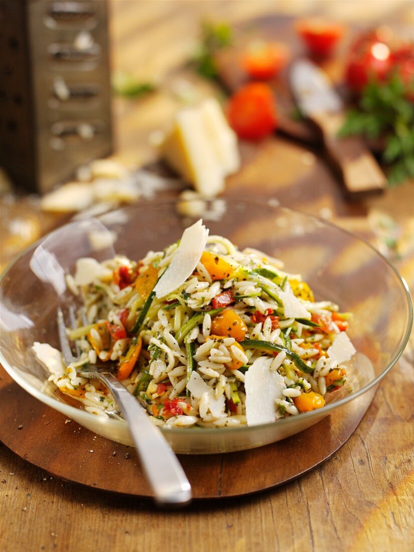 Risoni salad with courgette, tomatoes and parmesan