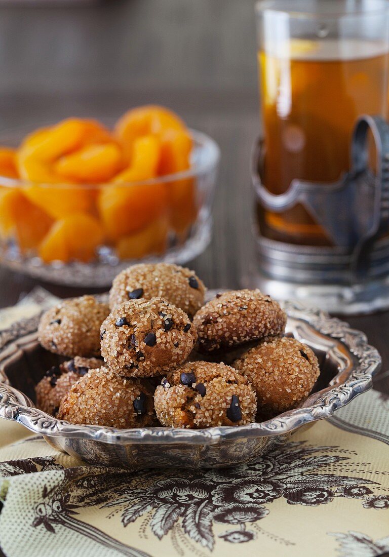 Apricot ginger bites with cocoa nibs and dried apricots