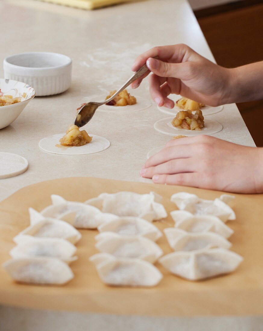 Prepering apple dumplings