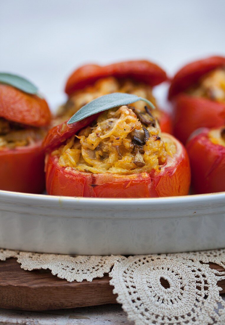 Stuffed tomatoes with rice & mushrooms