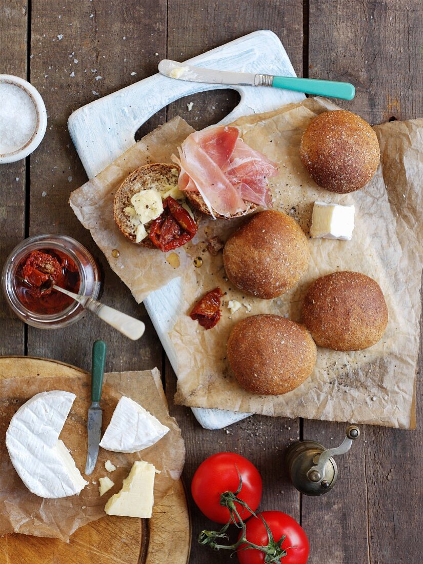 Bread rolls with ham, cheese and sundried tomatoes