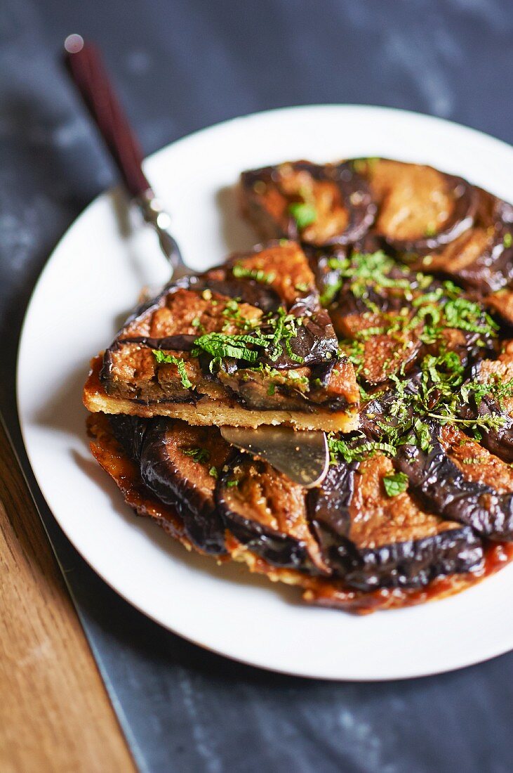 Aubergine tart with herbs