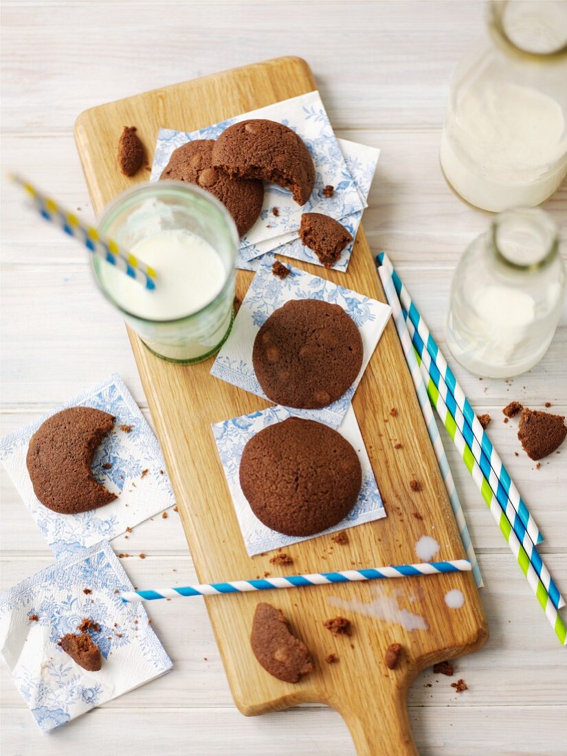 Chocolate biscuits and milk