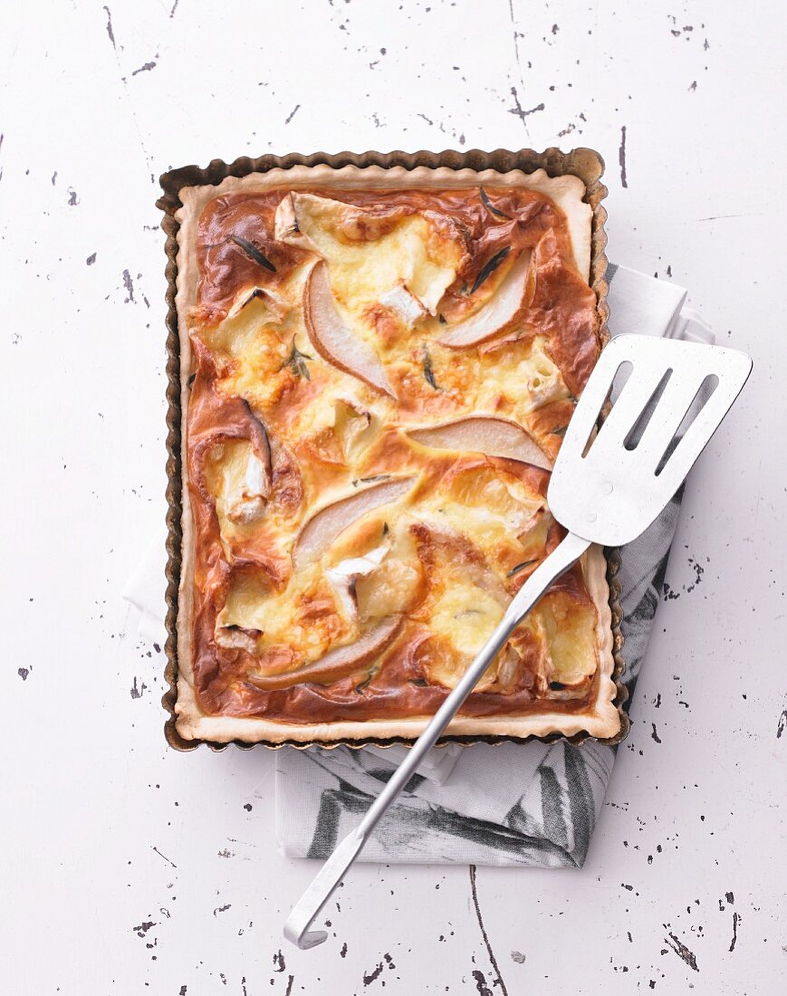 Camembert tart with pears