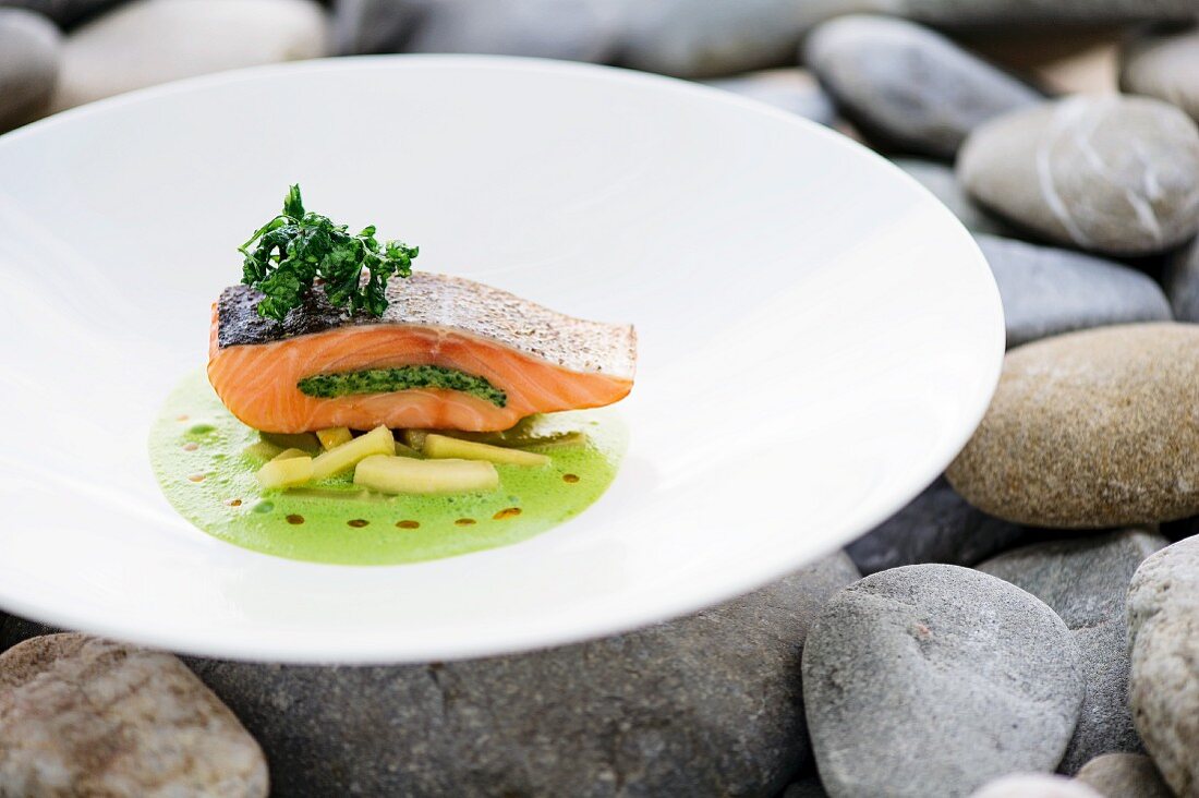 Poached salmon fillet with a parsley filling, Hamburg parsley and parsley sauce