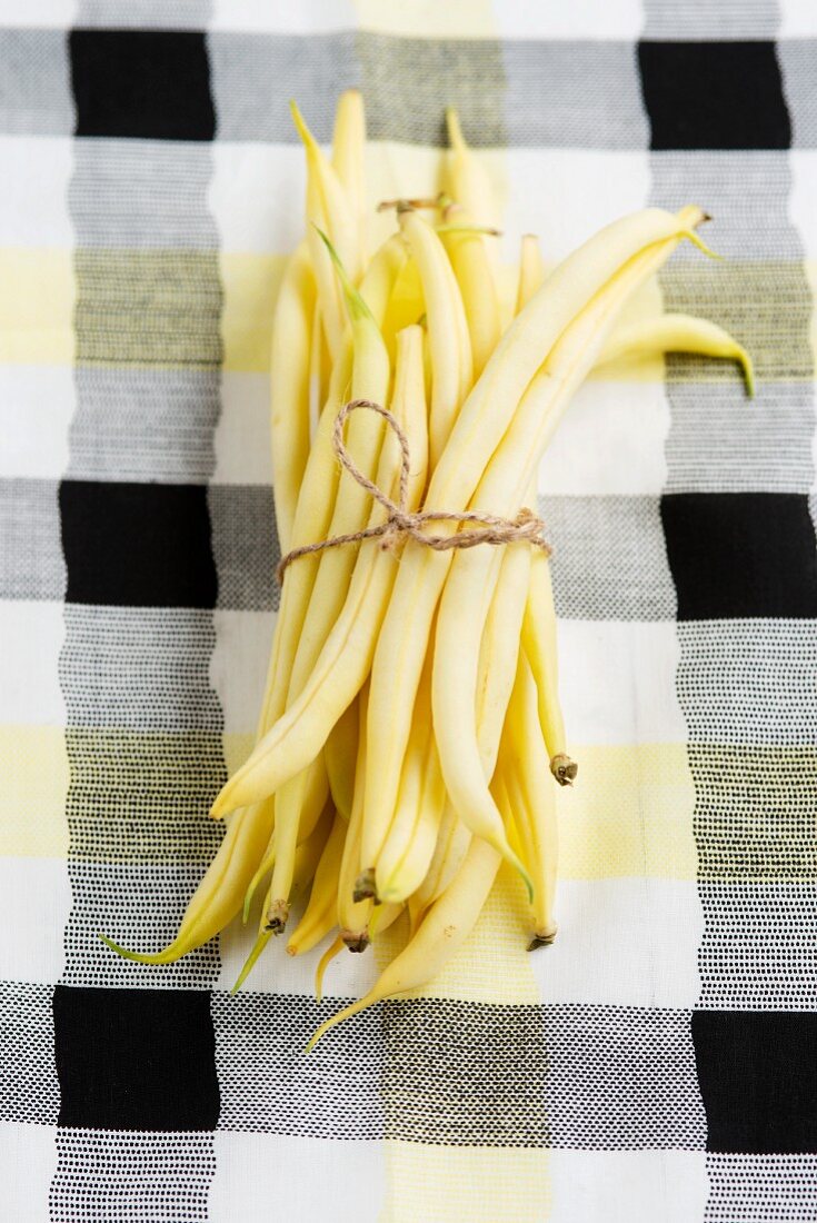 A bunch of yellow beans