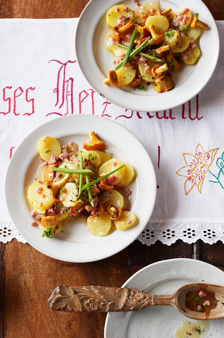 Kartoffelsalat mit Pfifferlingen