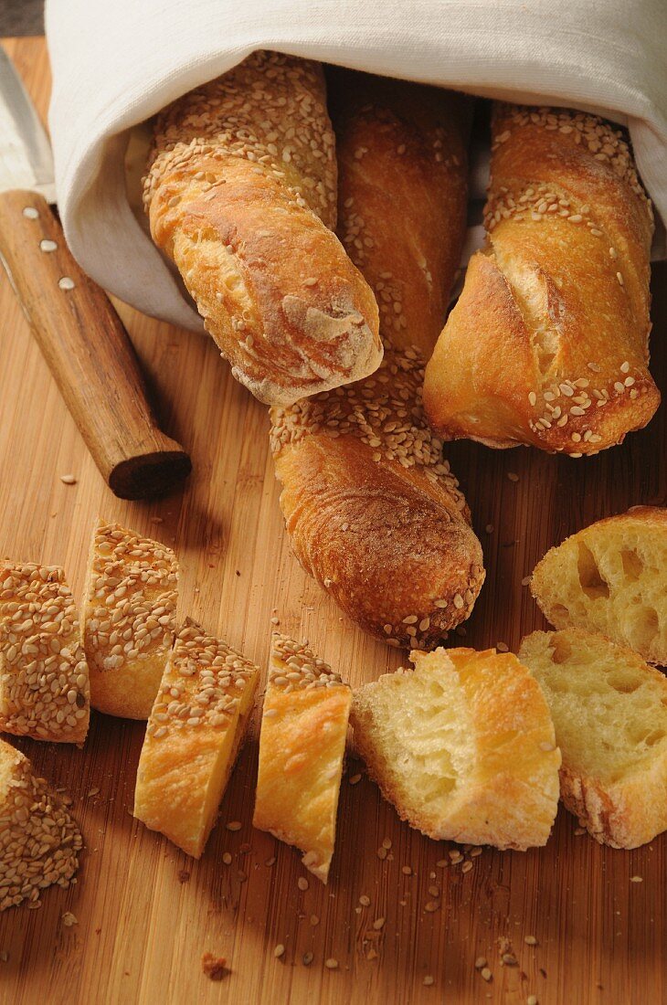 Sizilianische Brotstangen mit Sesam
