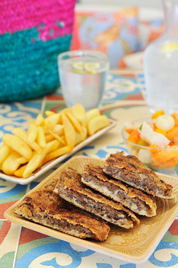 Hawawshi (Sandwich mit Fladenbrot und Hackfleisch, Ägypten)