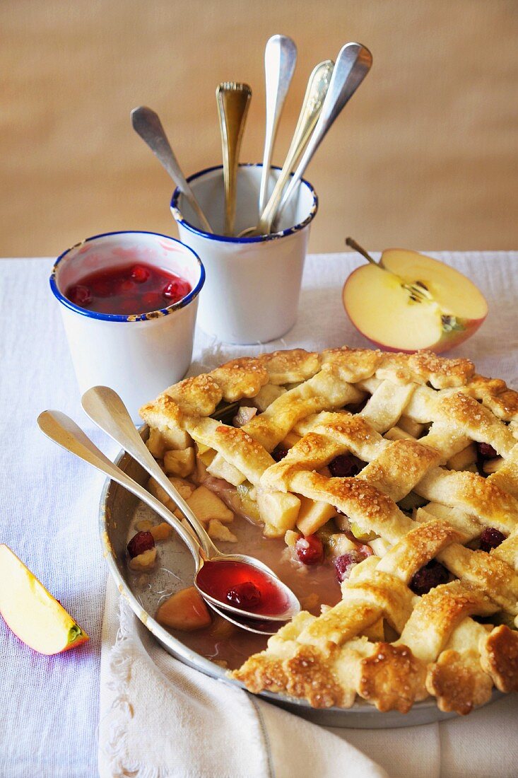 Apple pie with cornel cherry compote