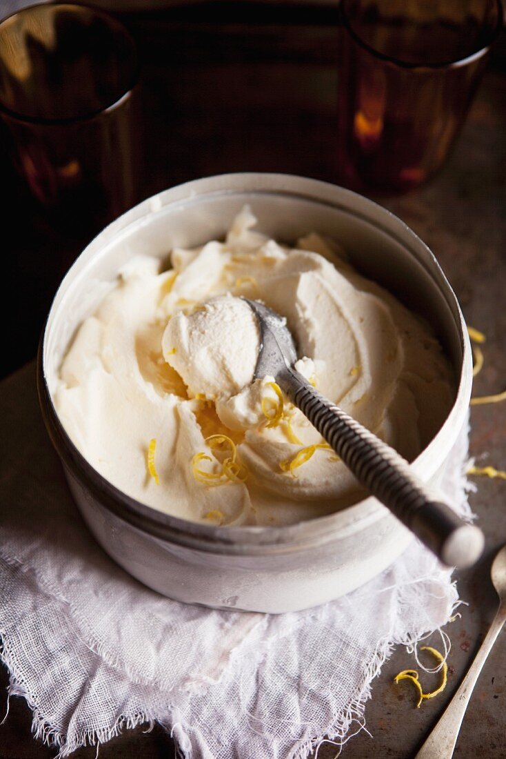Home-made lemon ice cream