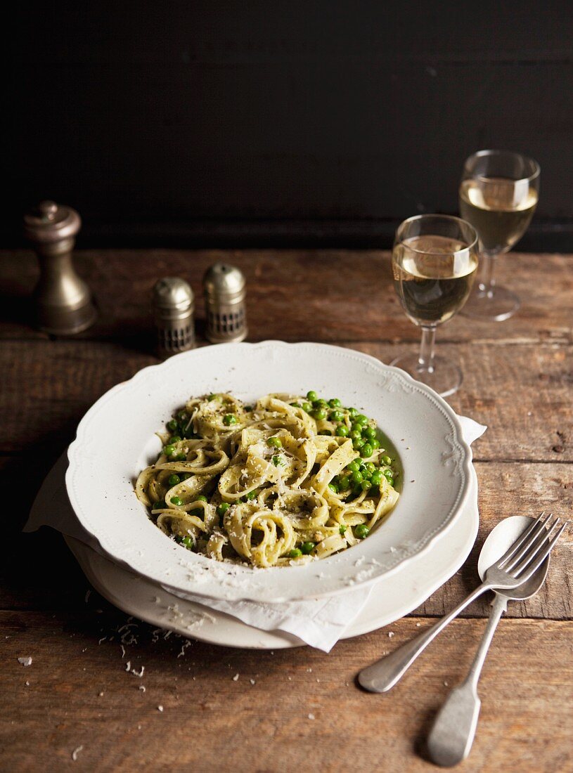 Tagliatelle with peas