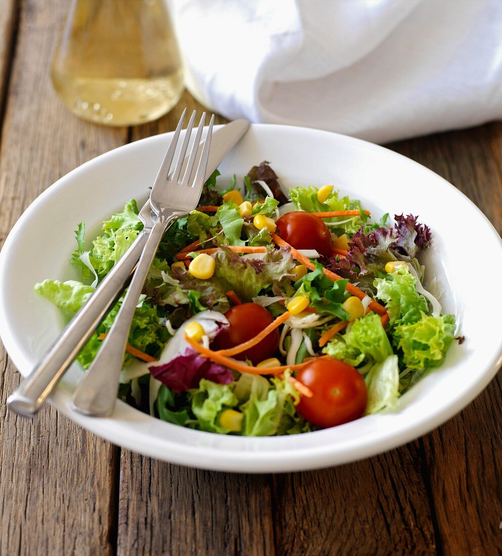 tomato and lettuce salad