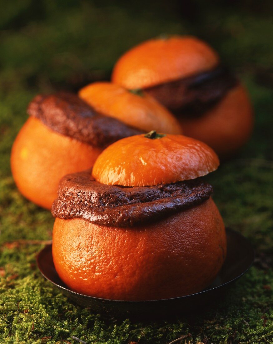 Oranges filled with chocolate soufflé