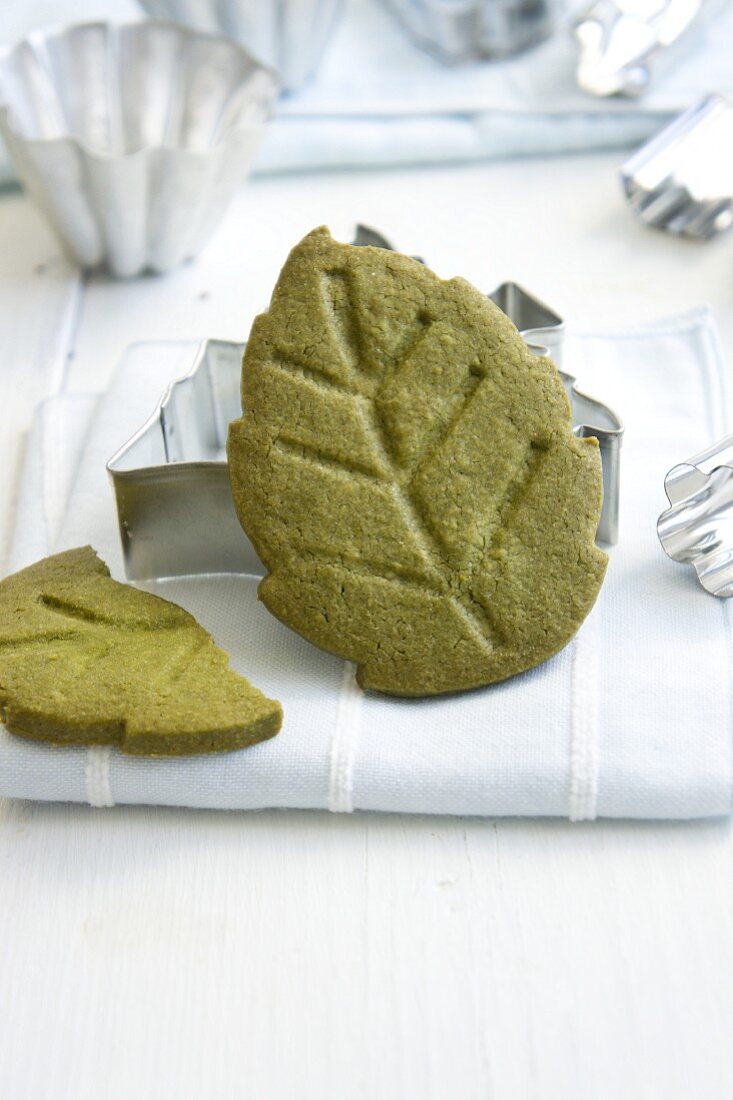 Waldmeisterplätzchen mit Grünem Tee