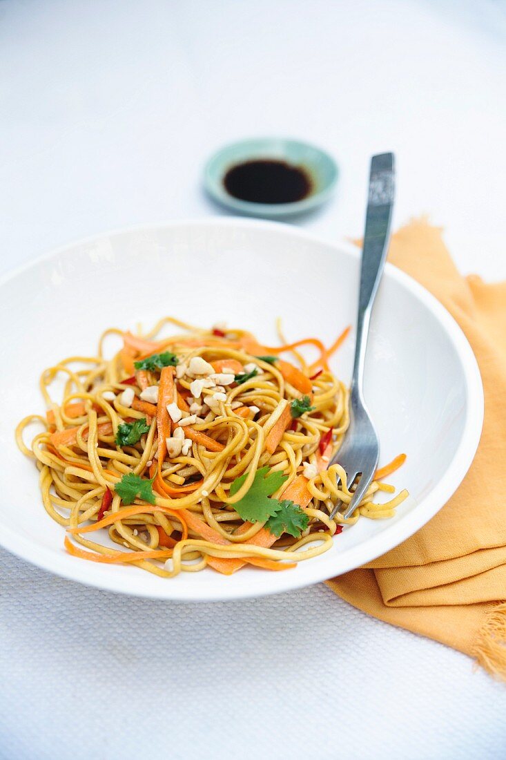 Noodles with vegetables and a soy & honey sauce