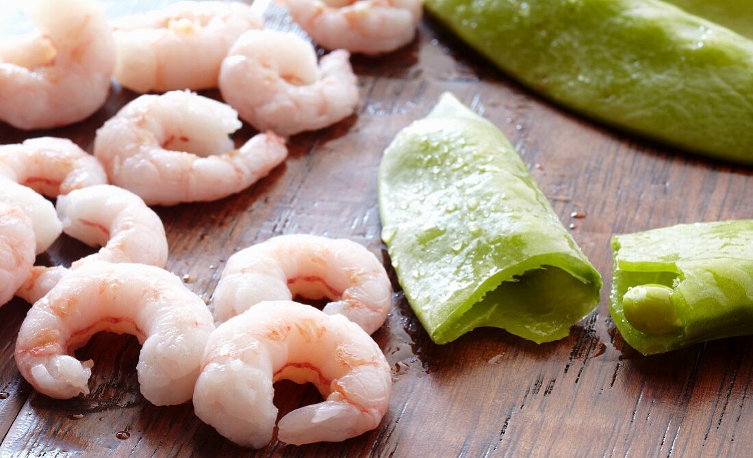 Shrimps und Zuckerschoten