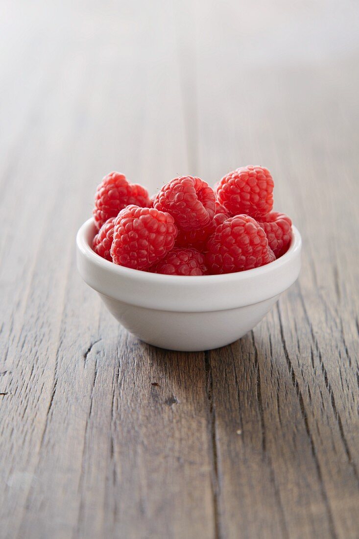 Himbeeren im Schälchen