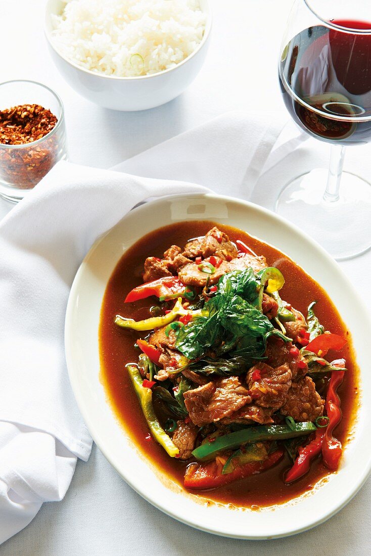 Fried beef with chillies and basil (Asia)