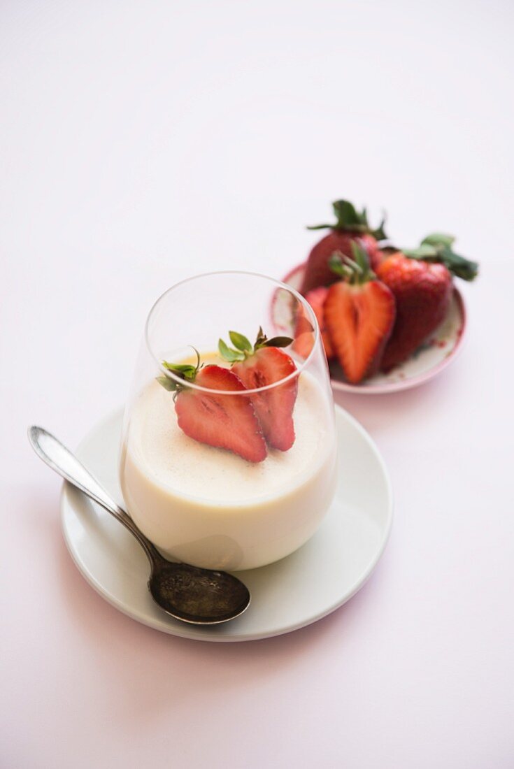 Panna cotta with strawberries