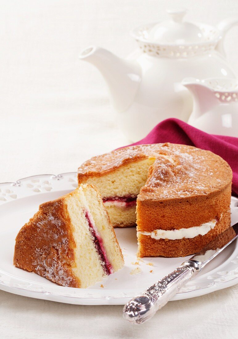 Victoria sponge, a piece cut