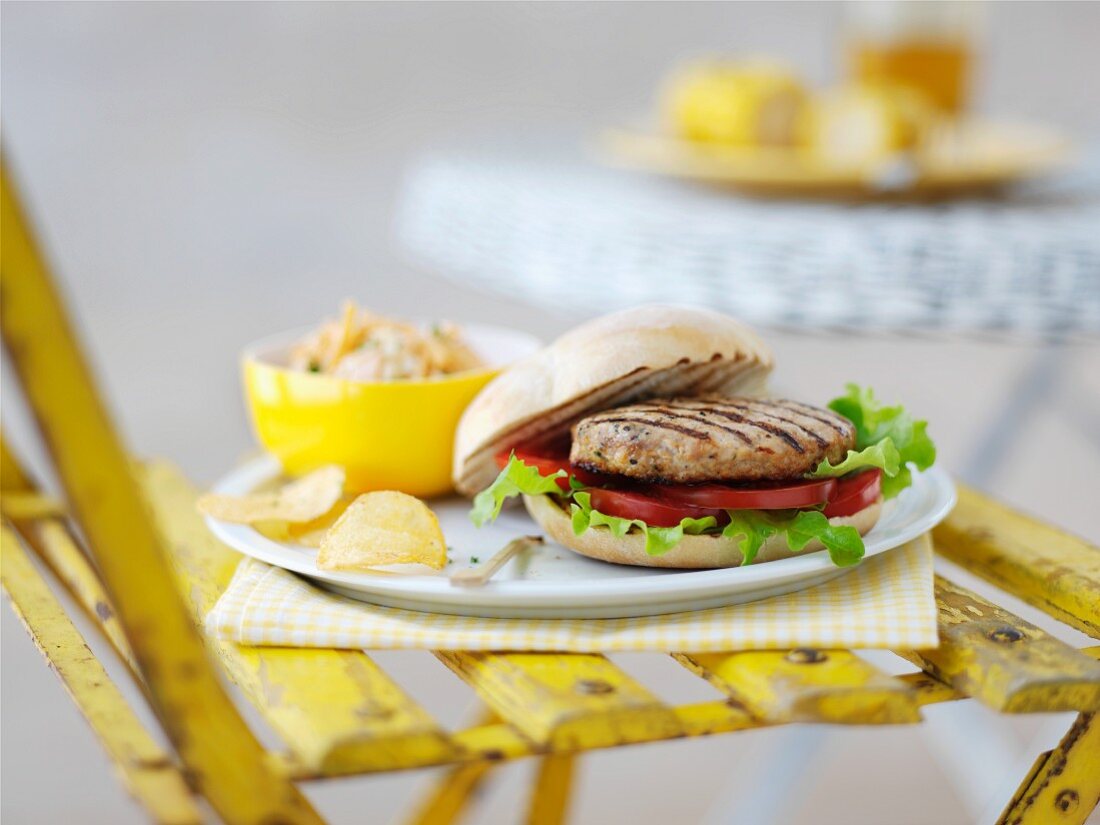 Gegrillter Putenburger mit Chips