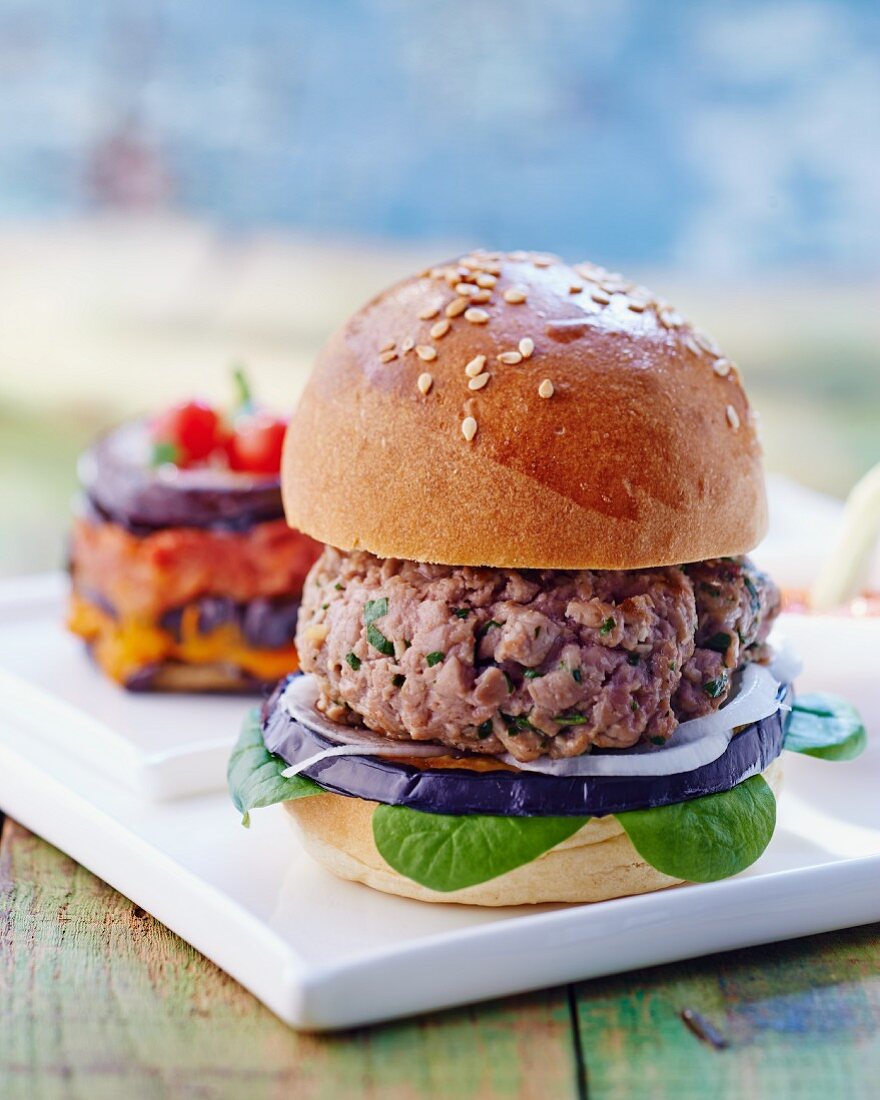 Barbecued lamb burger with aubergine and lemongrass