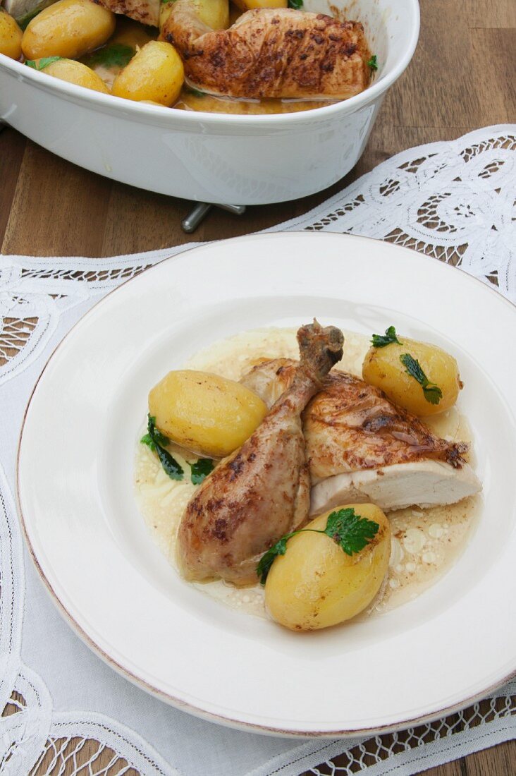 Roast chicken with parsley and boiled potatoes