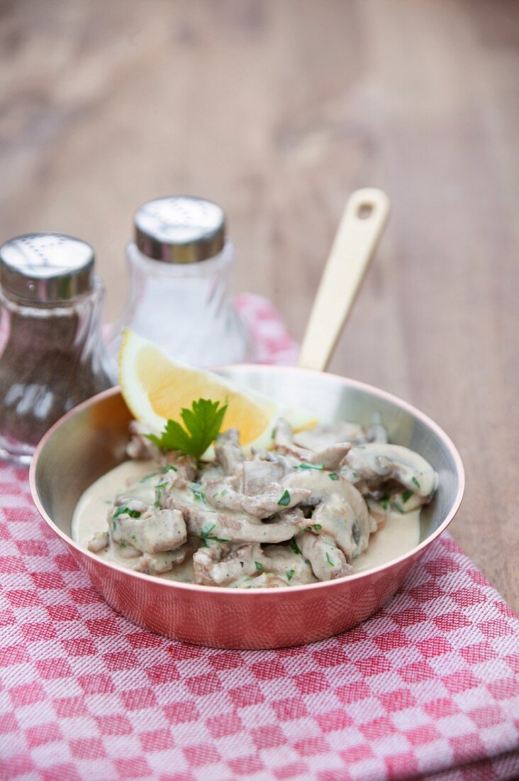 Veal with fresh mushrooms