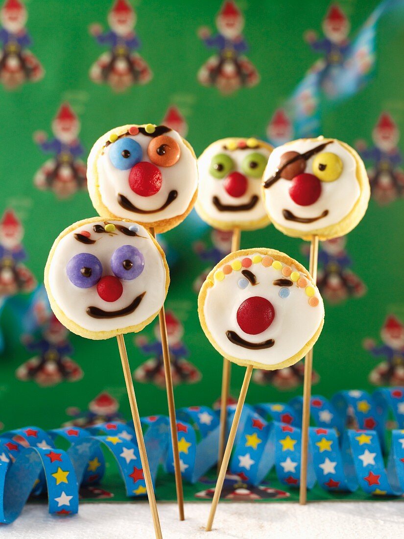 Cake pops with clown's faces for a children's party