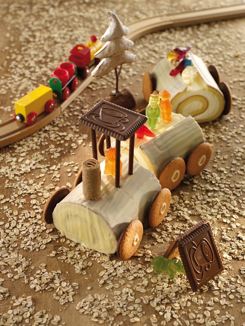 Steam train cake with biscuits and jelly figures