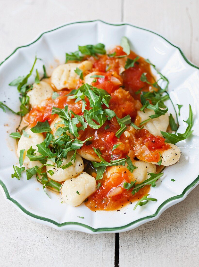 Gnocchi with tomato sauce and rocket
