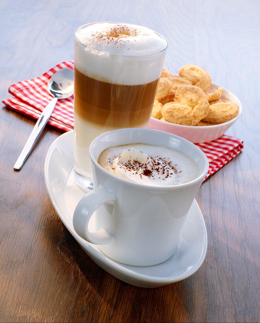 Latte Macchiato mit Vanille und Cappuccino