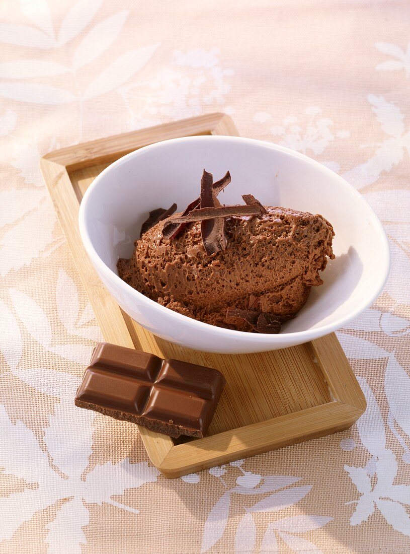 Chocolate mousse with chocolate shavings
