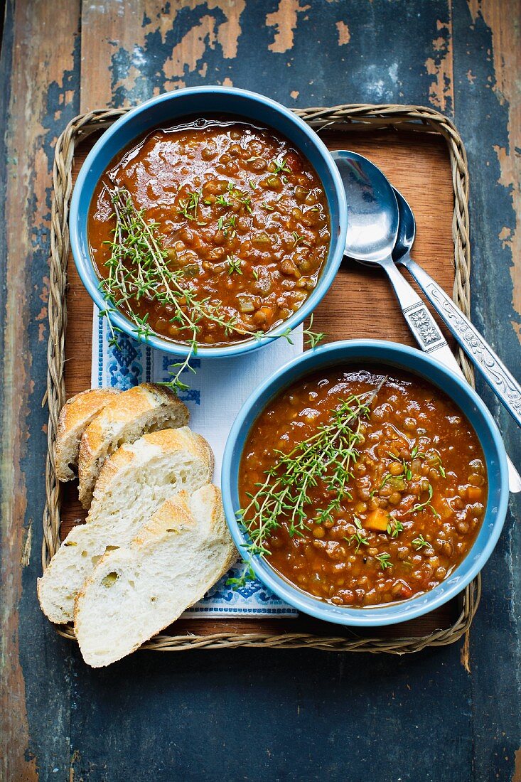 Linsensuppe mit Thymian