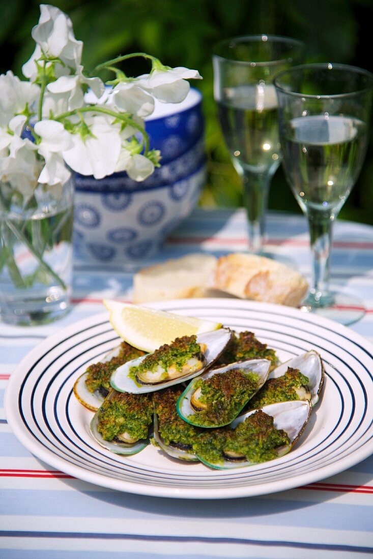 Gratinated green mussels
